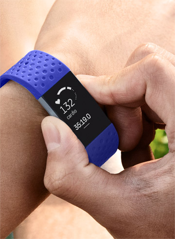 Charge 2 avec bracelet sport cobalt.